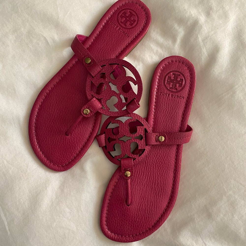 NEW TORY BURCH LEATHER FLIP FLOPS
